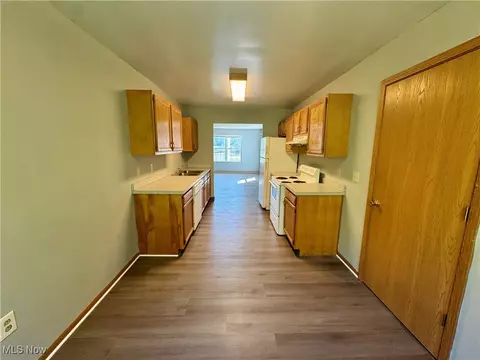 Entry Way - 2301 Norman Ave, Ashtabula, OH 44004 photo 1 of 4