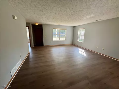 Living - 2301 Norman Ave, Ashtabula, OH 44004 photo 2 of 3