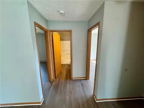 Entry Way - 2301 Norman Ave, Ashtabula, OH 44004 photo 2 of 4
