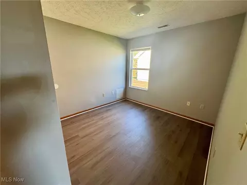 Bedroom - 2301 Norman Ave, Ashtabula, OH 44004 photo 8 of 9