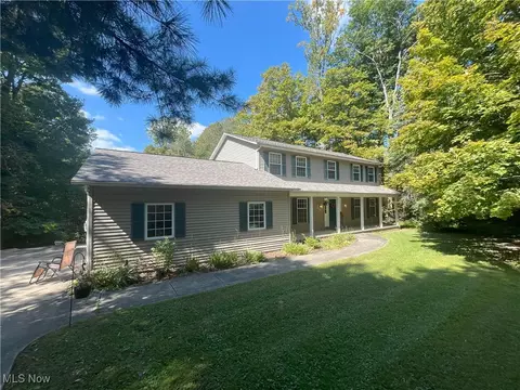 13190 N Bridle Trl, Chardon, OH 44024