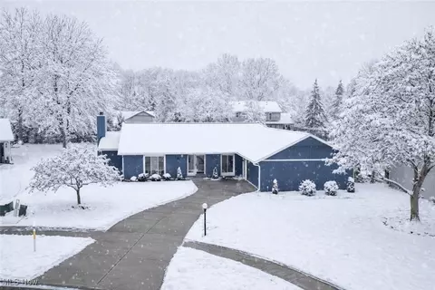 21359 Briar Bush Ln, Strongsville, OH 44149