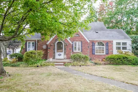 1428 35th St NE, Canton, OH 44714