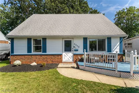 4515 W 158th St, Cleveland, OH 44135