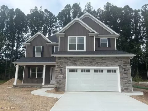 9153 Dove Ln, Mentor, OH 44060