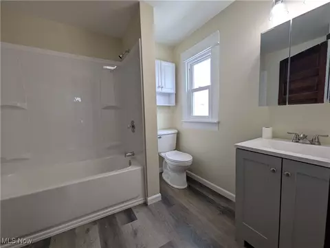 Bath - 810 Pine St, Coshocton, OH 43812 photo 1 of 1
