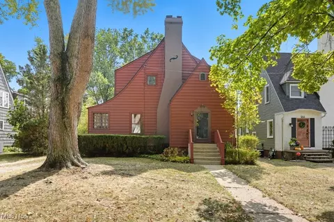 936 Chestnut Blvd, Cuyahoga Falls, OH 44221