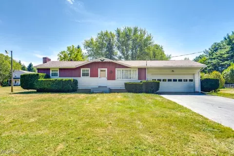 12222 Cenfield St NE, Alliance, OH 44601
