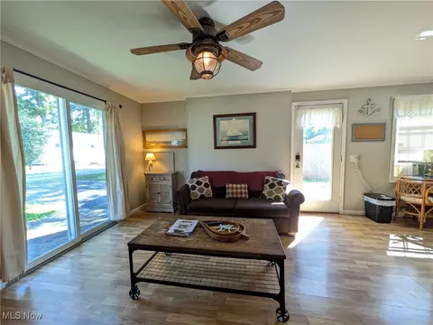 Living - 2917 Linna Dr, Saybrook, OH 44004 photo 2 of 4