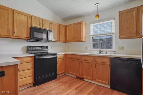 75 River Ridge Ln, Munroe Falls, OH 44262 photo 6
