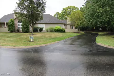 101 Willow Brook Dr NE, Warren, OH 44484