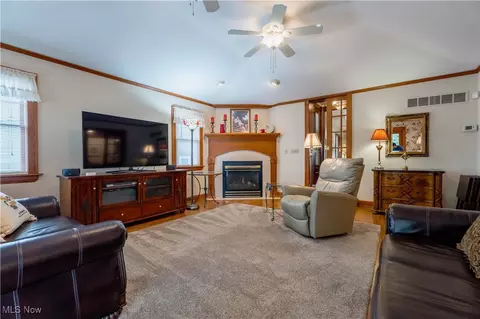 Living - 472 E Tallmadge Ave, Akron, OH 44310 photo 3 of 3