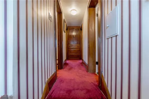 Entry Way - 472 E Tallmadge Ave, Akron, OH 44310 photo 1 of 1