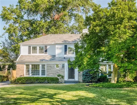 24039 Shelburne Rd, Shaker Heights, OH 44122