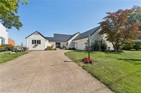 1003 Beachside Ln, Huron, OH 44839 photo 1