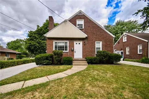 1413 Washington Blvd, Louisville, OH 44641
