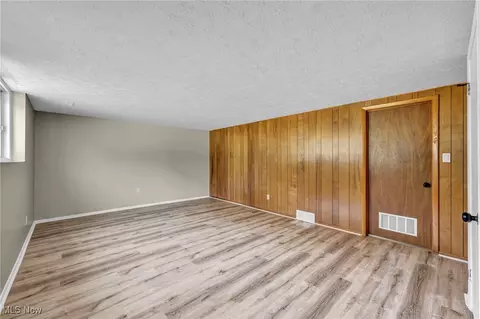 Living - 501 Button Rd, Bedford, OH 44146 photo 5 of 6