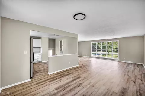 Living - 501 Button Rd, Bedford, OH 44146 photo 3 of 6