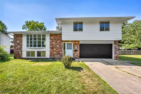 501 Button Rd, Bedford, OH 44146