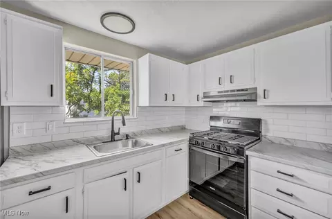 Kitchen - 501 Button Rd, Bedford, OH 44146 photo 2 of 3