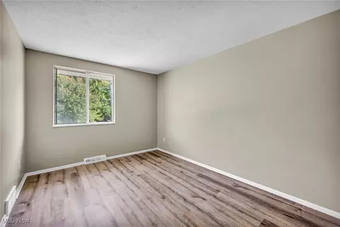 Bedroom - 501 Button Rd, Bedford, OH 44146 photo 6 of 8