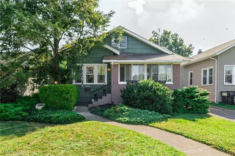 1104 Waverly Rd, Sandusky, OH 44870