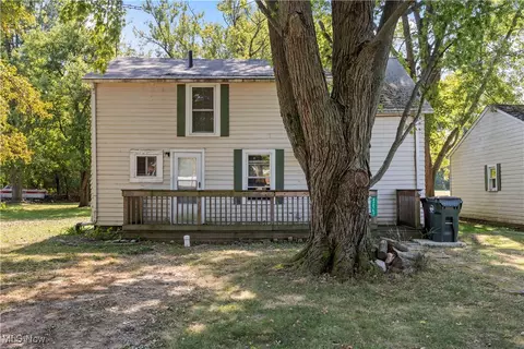 42567 Adelbert St, Elyria, OH 44035 photo 2