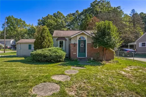 379 Stull Ave, Akron, OH 44312