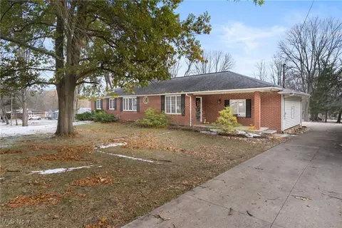 193 Fairway Dr, Akron, OH 44333