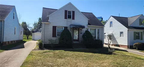 12908 Oak St, Garfield Heights, OH 44125