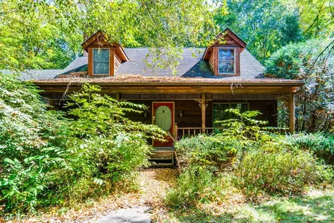 8519 Avon Lake Rd, Lodi, OH 44254