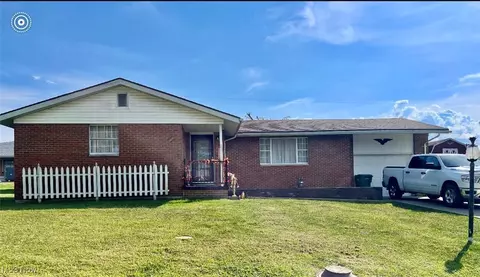 58 Sycamore Dr, Elizabeth, WV 26143
