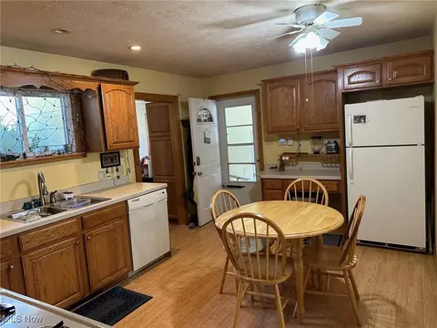 Kitchen - 9626 Windham Parkman Rd, Windham, OH 44288 photo 3 of 5