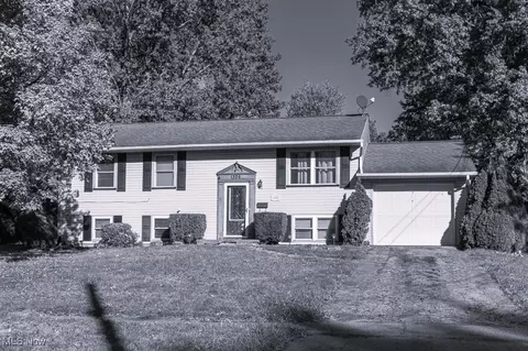 1326 Robin Ave, Salem, OH 44460
