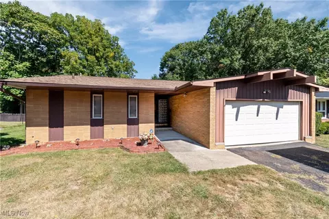 441 Sandhurst Rd, Akron, OH 44333