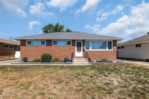 3218 Somia Dr, Parma, OH 44134