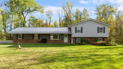 12079 Pekin Rd, Newbury, OH 44065