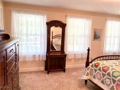 Bedroom - 6301 Hiram Ave, Ashtabula, OH 44004 photo 2 of 4