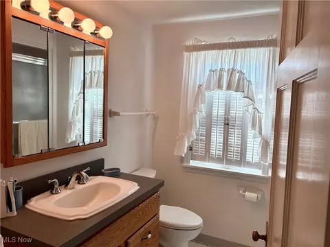 Bath - 6301 Hiram Ave, Ashtabula, OH 44004 photo 1 of 3