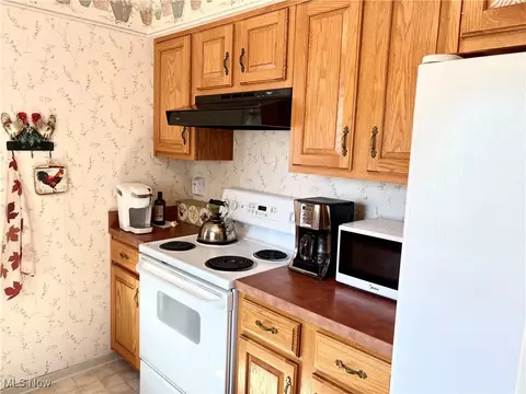 Kitchen - 6301 Hiram Ave, Ashtabula, OH 44004 photo 3 of 3