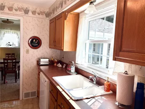 Kitchen - 6301 Hiram Ave, Ashtabula, OH 44004 photo 2 of 3
