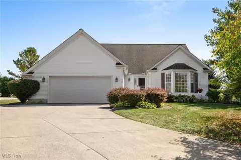 660 Winslow Dr, Aurora, OH 44202