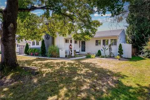 2514 Carson Rd, Fairlawn, OH 44333