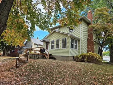 888 Seneca St NE, Massillon, OH 44646