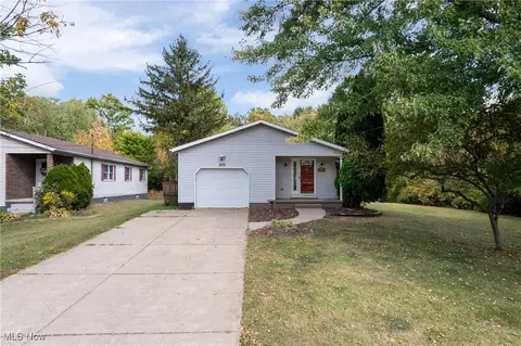 279 Waverly Ave, Wadsworth, OH 44281