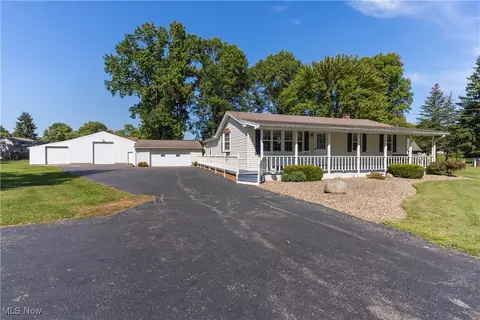 1757 E County Line Rd, Mineral Ridge, OH 44440