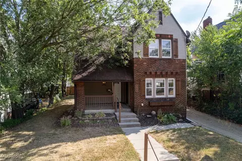555 Brittain Rd, Akron, OH 44305
