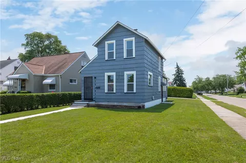 18104 Garden Blvd, Warrensville Heights, OH 44128