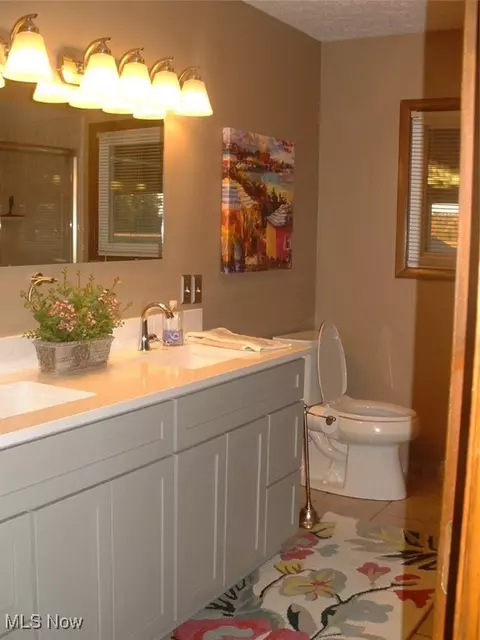 Bath - 14599 Eby Rd, Creston, OH 44217 photo 1 of 3