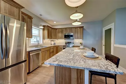 329 Lloyd St, Dover, OH 44622 photo 6